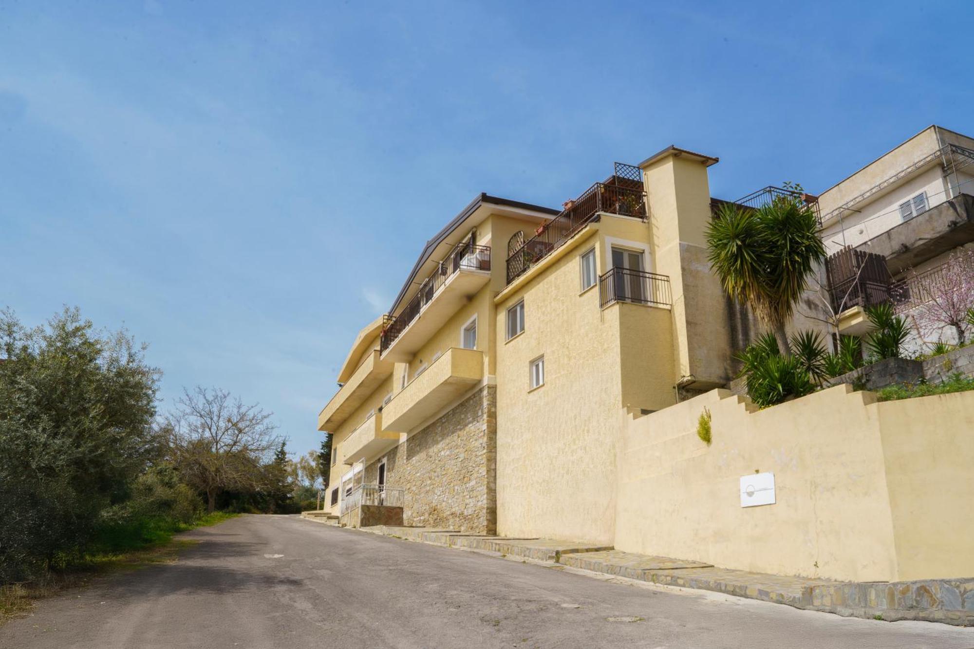 Il Panorama Housing Cilento Aparthotel Santa Maria di Castellabate Exterior foto